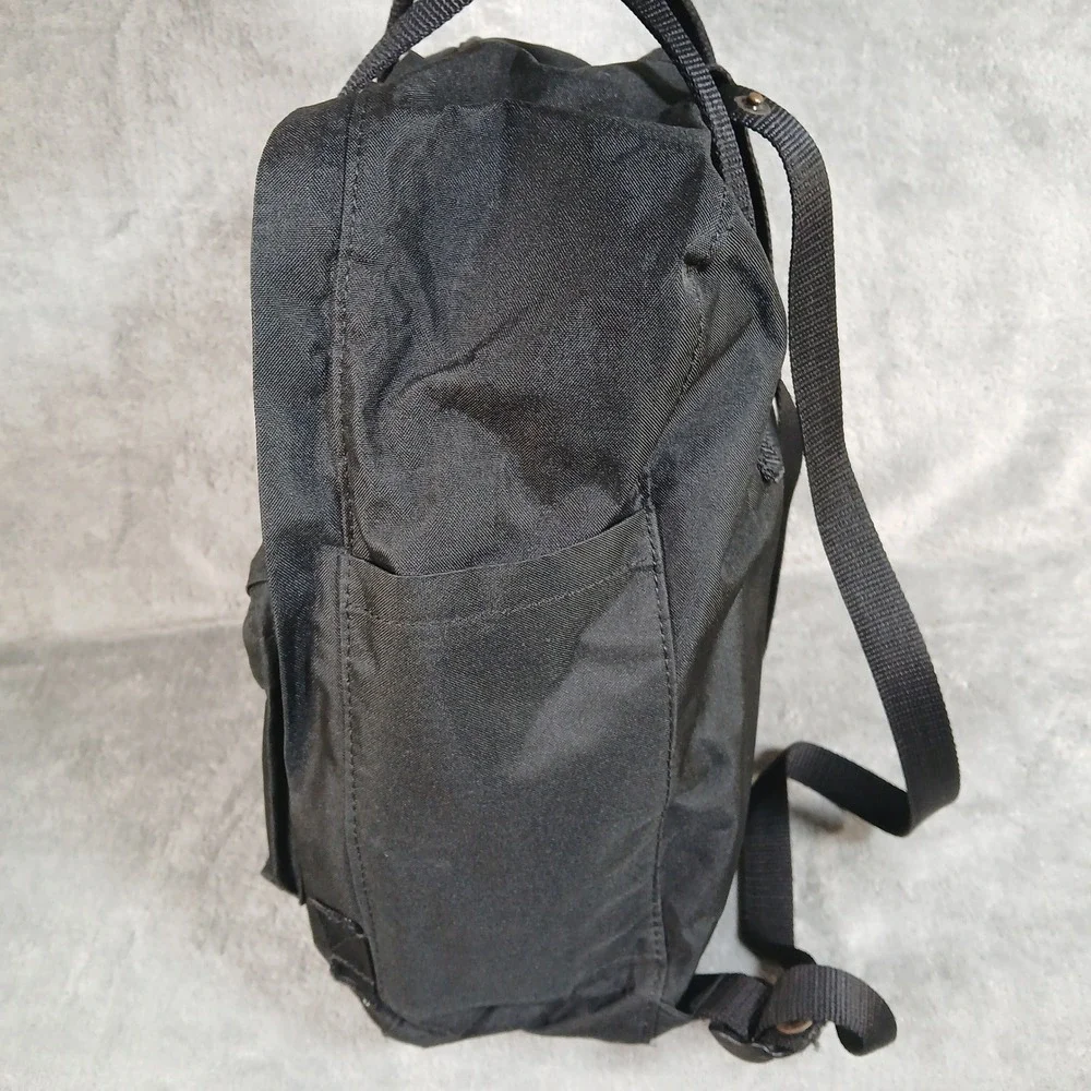 Fjallraven Backpack Kanken Black 23510 Medium Size